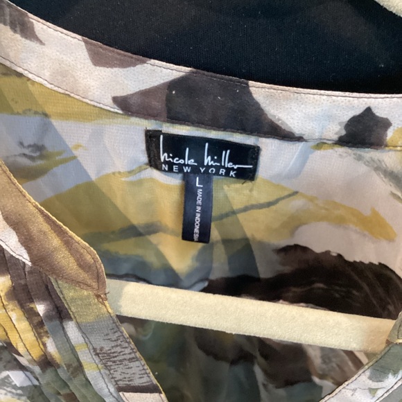 Nicole Miller Abstract Print flowy sheer pop over blouse. EUC - Picture 8 of 9